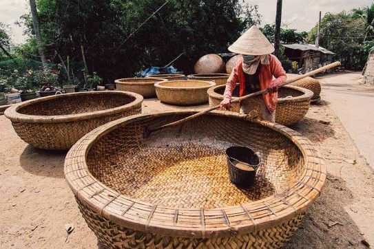 Phu My basket and bottle craft village (Phu Yen): Reaching out to the Big Sea